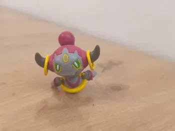 Figurine pokémon hoopa