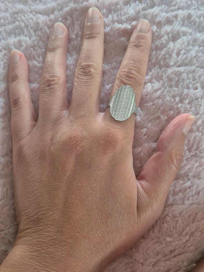 Jolie bague bandeau ovale - photo numéro 3