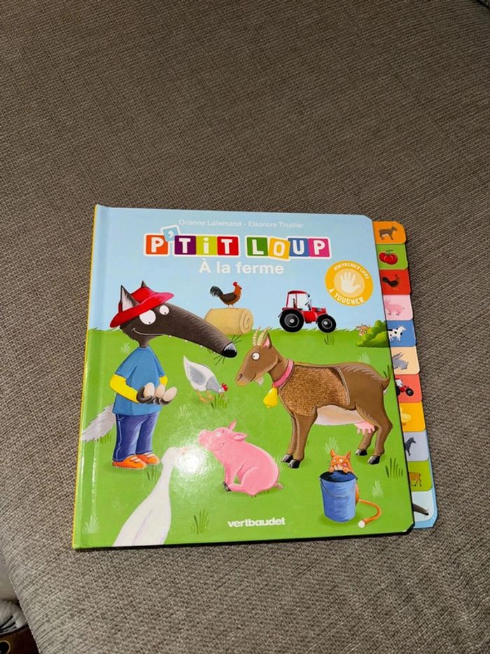 Livre p'tit loup à la ferme auzou éveil