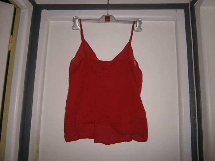 Lots, de petit haut, un rouge, et un fuchsia - photo numéro 4
