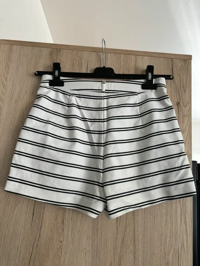 Short à rayures - photo numéro 3