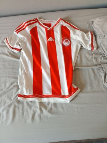 Vends t-shirt adidas