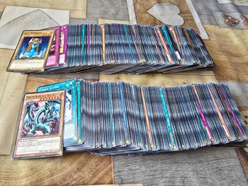 Lot 498 cartes YU GI OH officielles