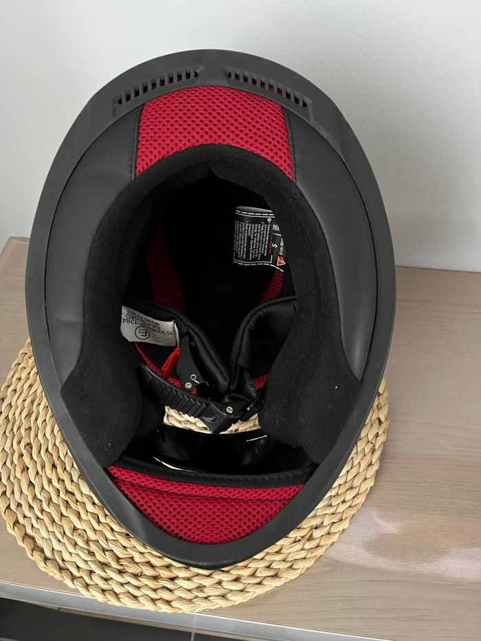 Casque enfant taille S comme neuf - photo numéro 6