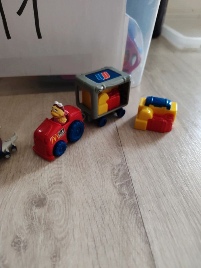 Figurine McDonald's aéroport - photo numéro 3