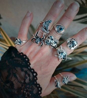 A35 lot de 9 bagues biker gothic rétro chromé argenté tendance diverses taille.neuves