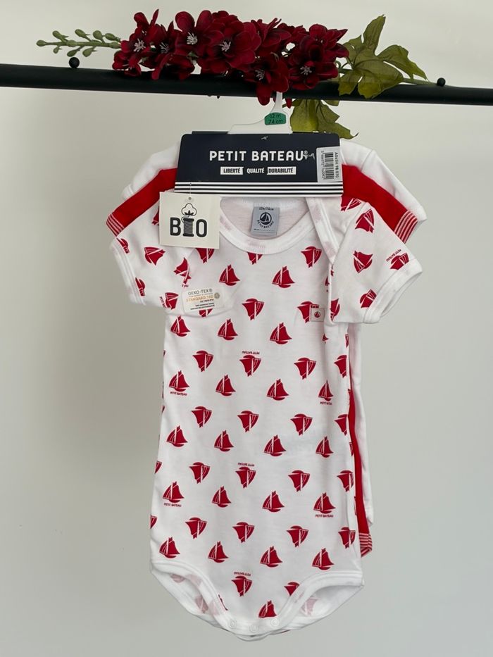 Lot de 3 bodies neufs Petit Bateau - photo numéro 2