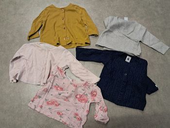 lot de gilets fille 6 mois petit bateau