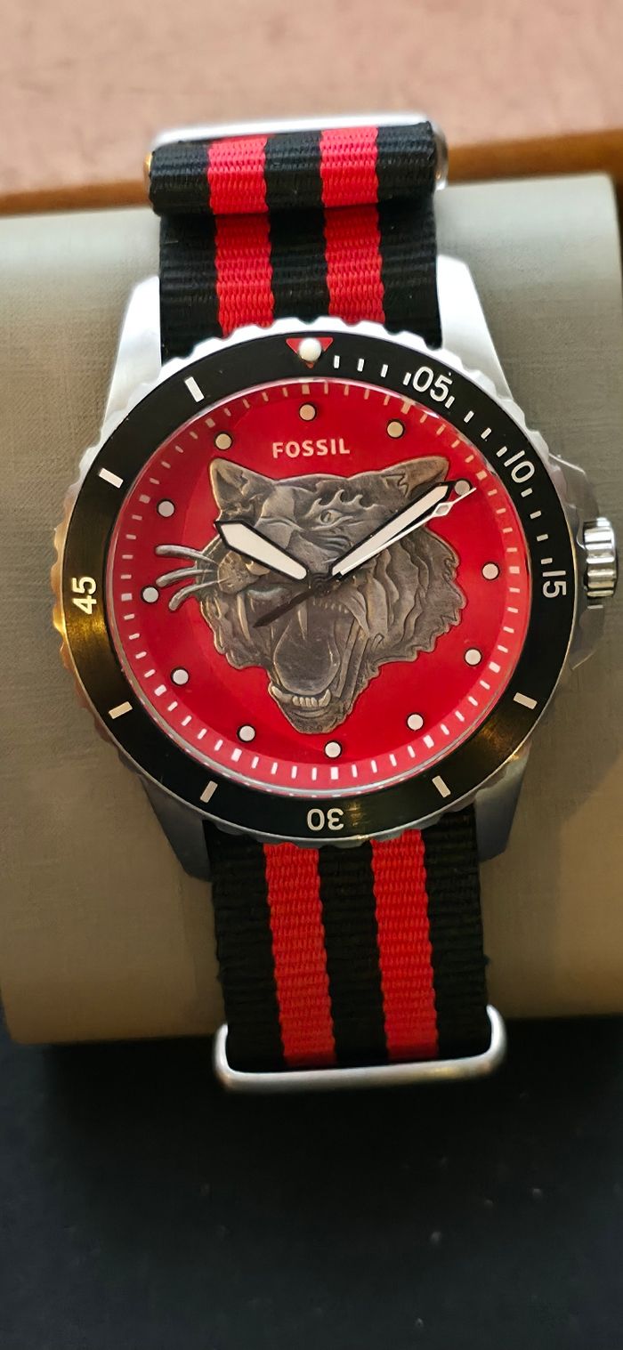 Montre Fossil – Édition Spéciale Loup – Excellent État - photo numéro 2