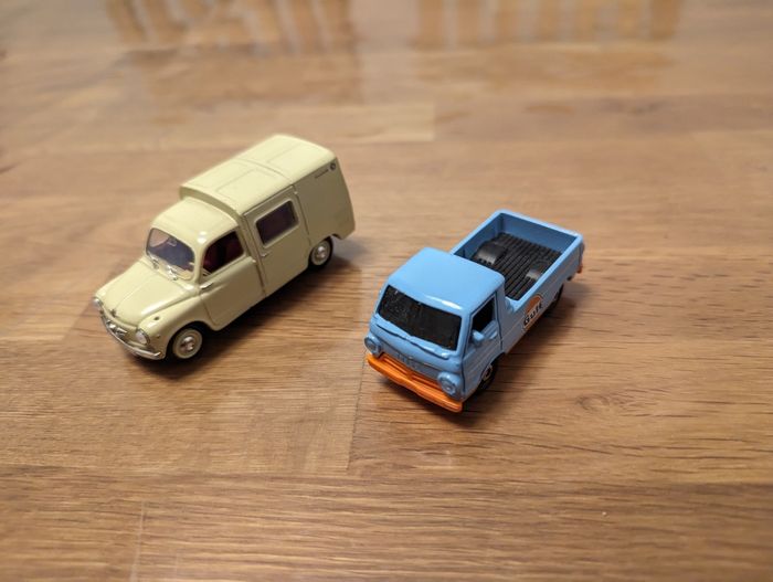 Lot 104 de 2 petites voitures rétro - photo numéro 2