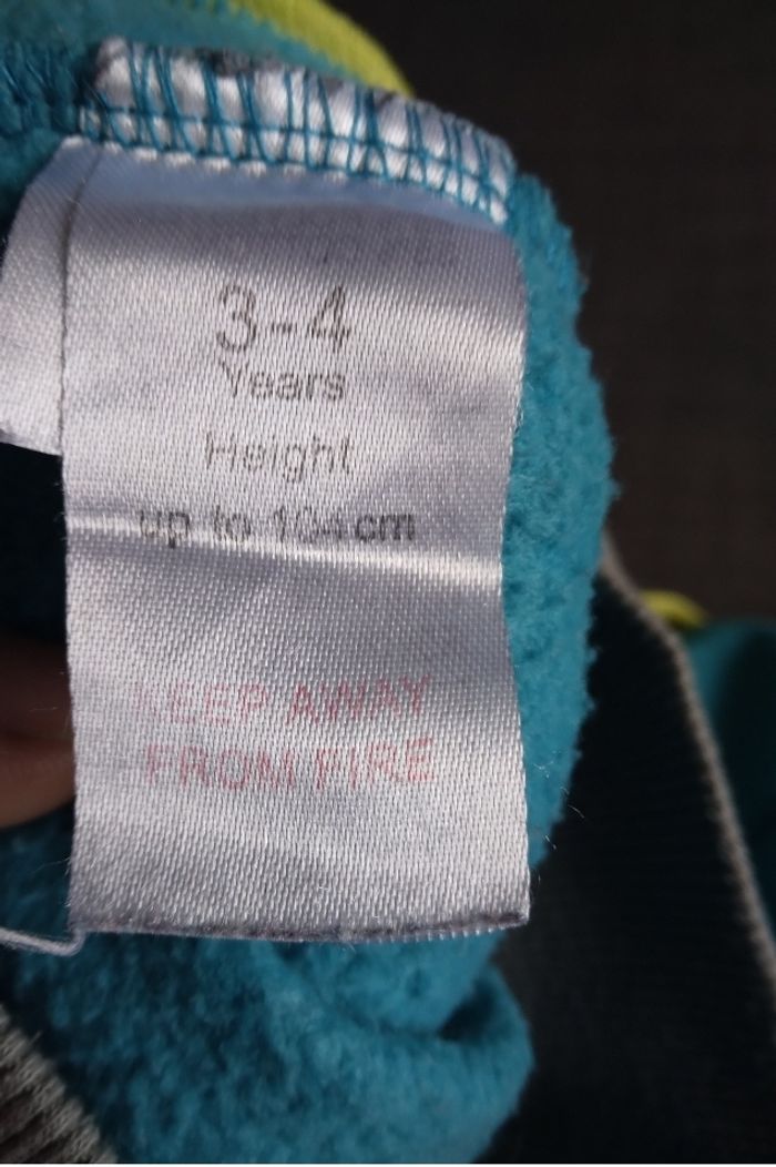 Sweat à capuche batman 3/4ans=>102cm en TBE - photo numéro 10