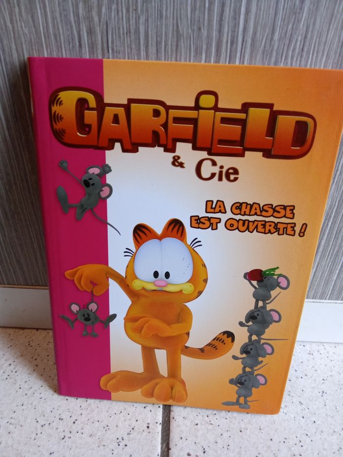 Livre bibliothèque rose Garfield et compagnie la chasse est ouverte