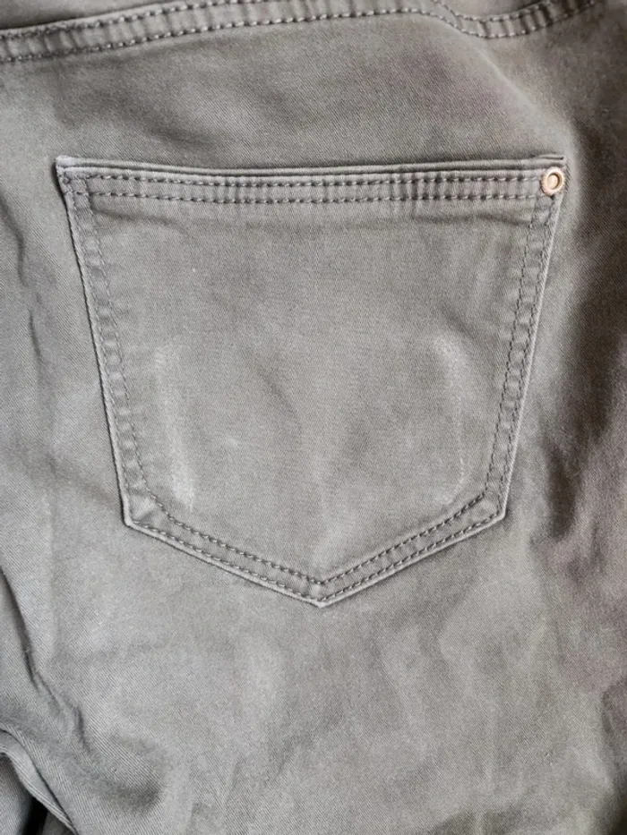 🌸Jeans skinny Vert olive Camaieu Taille 42🌸 - photo numéro 5