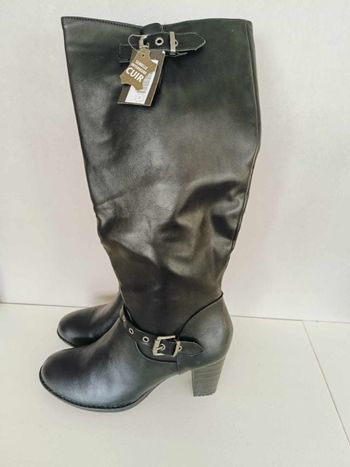 bottes a talons neuves