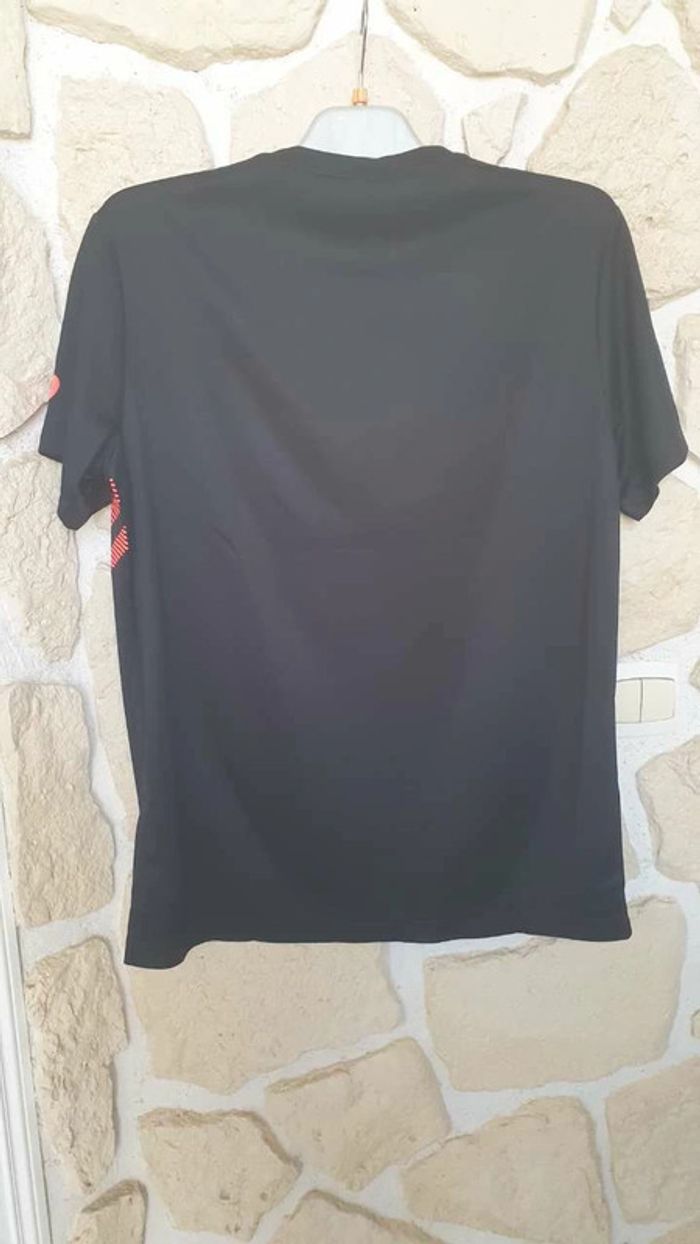 Tee shirt neuf asics - photo numéro 4