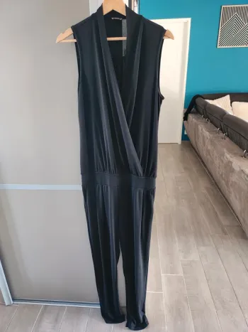 Combi pantalon noire formul taille 40 bon état elastiquée