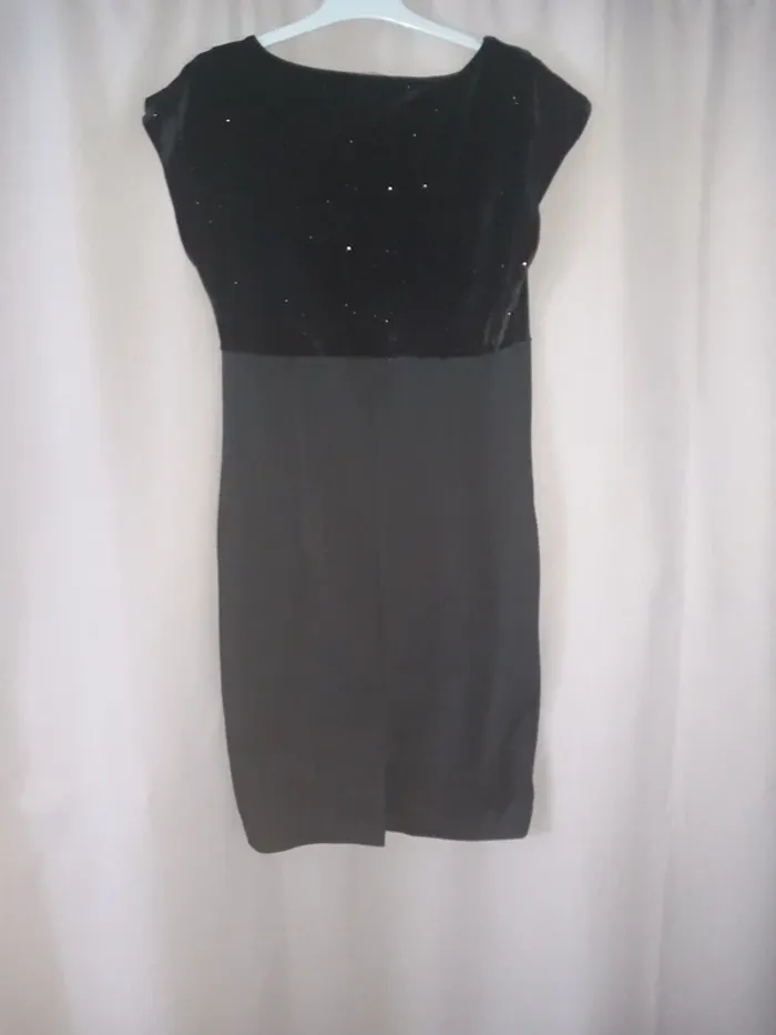 Robe noire - photo numéro 4