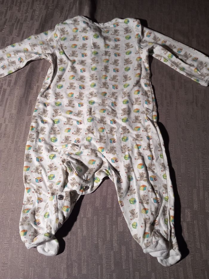 Pyjama 6 mois - photo numéro 2