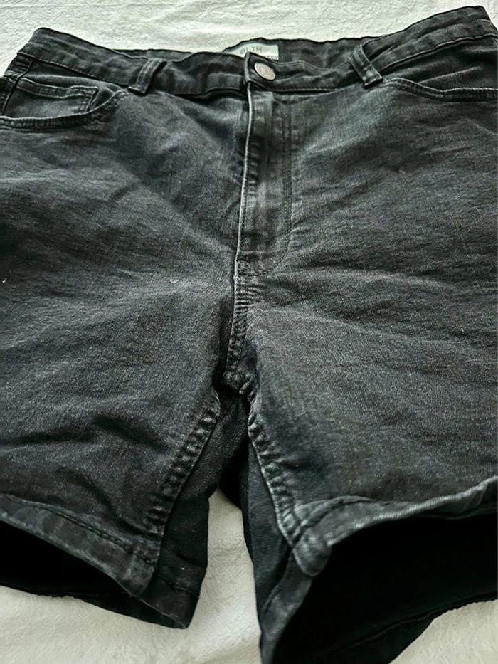 Short noir Kiabi Taille 42 - photo numéro 4