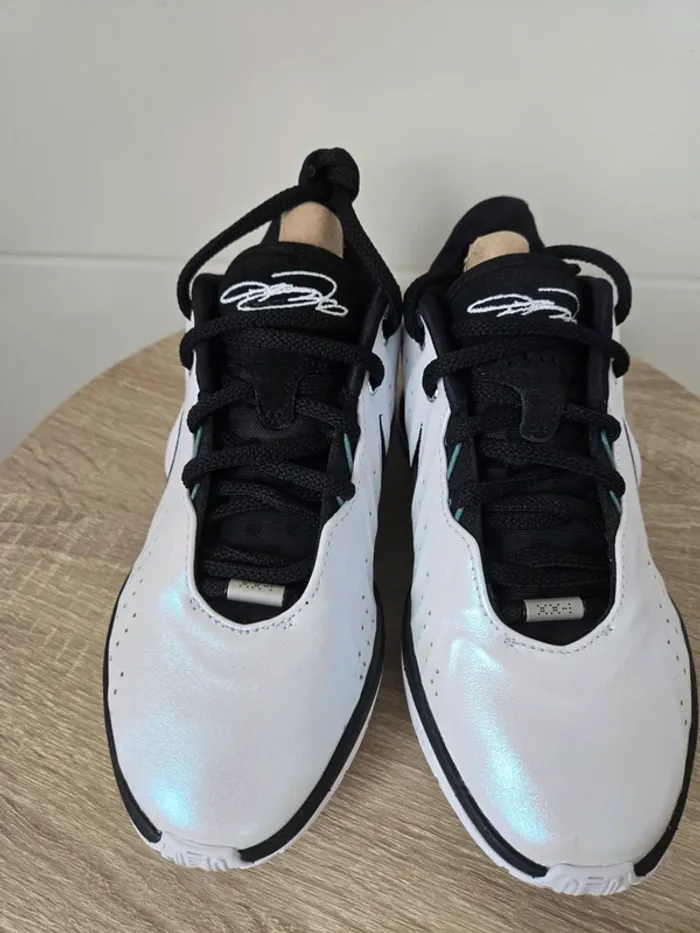 Nike LeBron 21 XXI taille 36,5 neuf noir blanc - photo numéro 4