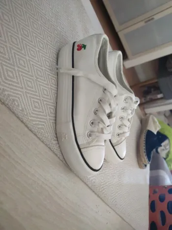 Baskets blanches le temps des cerises cuir 34