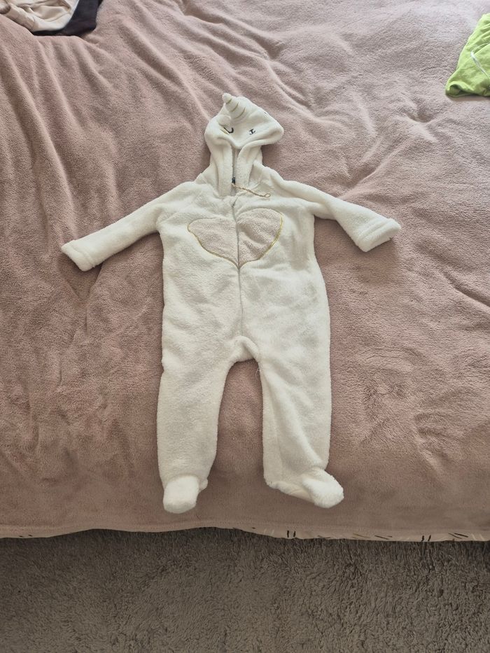 Combinaison licorne bébé