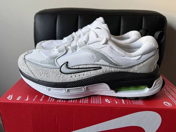 Baskets chaussures Nike neuves taille 40 - photo numéro 2