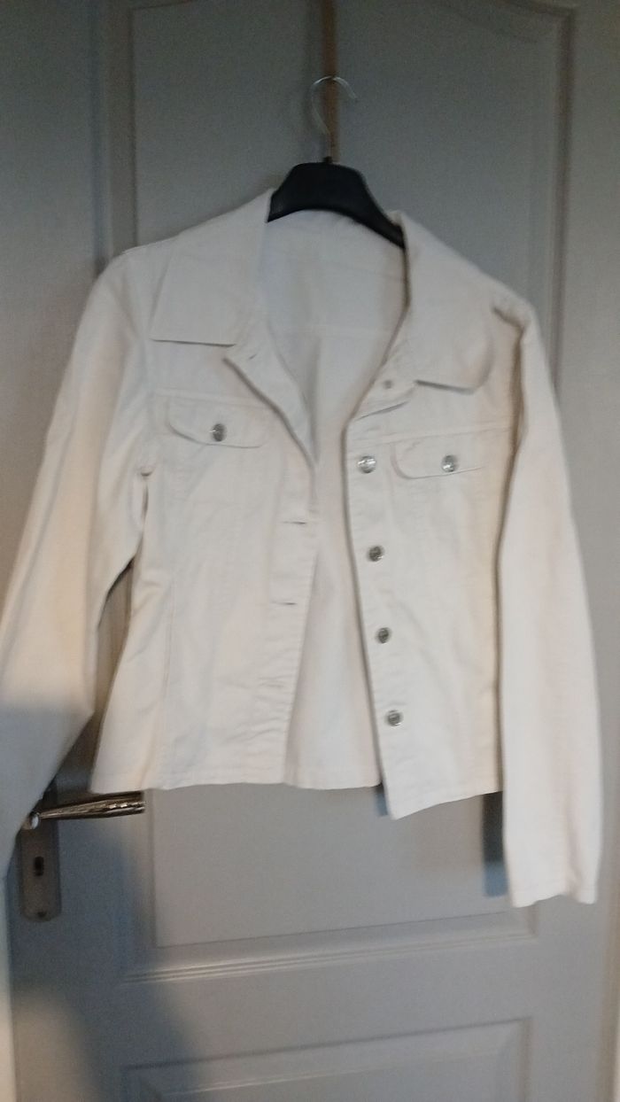 Veste blanche - photo numéro 2