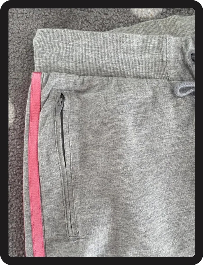 Adidas Pantalon Sport Gris Bande rose Taille 36/38/S - photo numéro 4