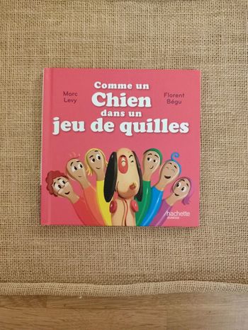 Livre Comme un chien dans un jeu de quilles