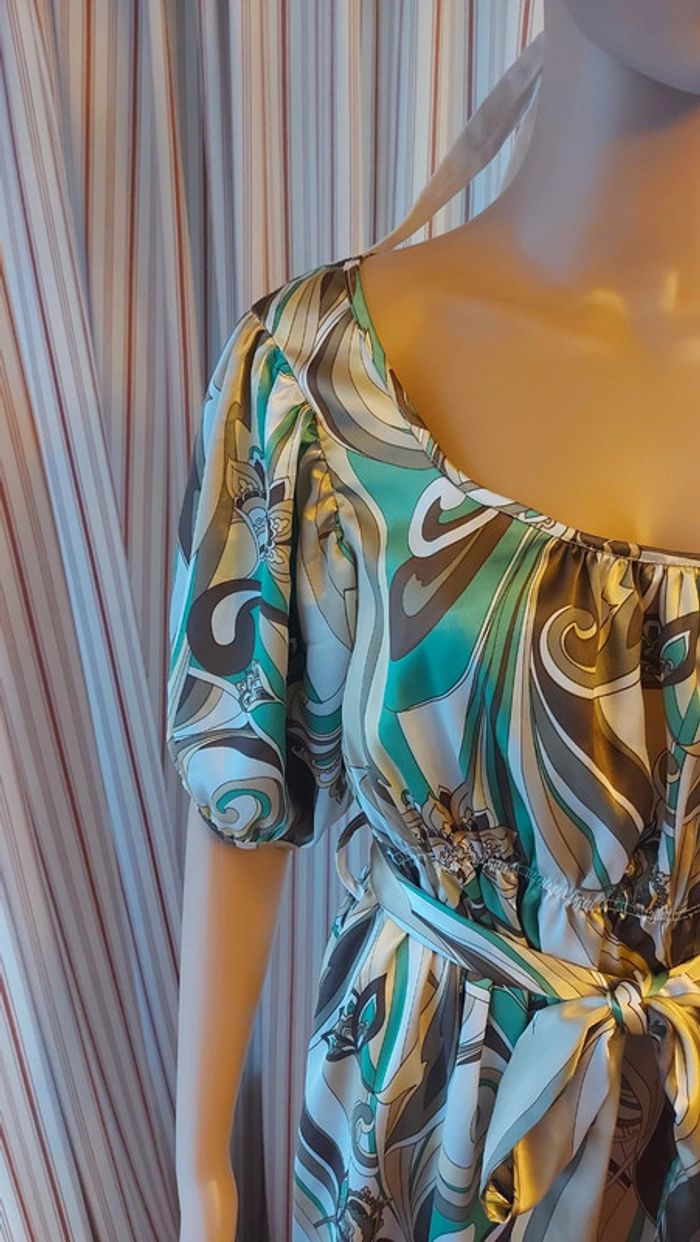 Robe satiné Vue sur Mer taille 42 - photo numéro 9