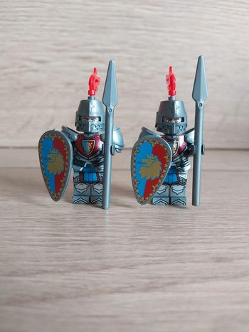 Figurines type lego 2 soldats chevaliers du Lion