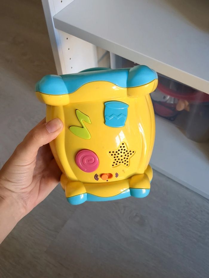 Tambour lumineux et musical