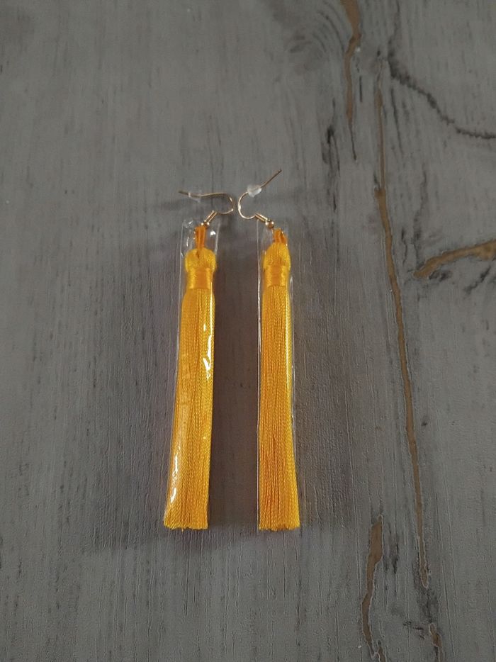 Boucles d'oreilles neuves