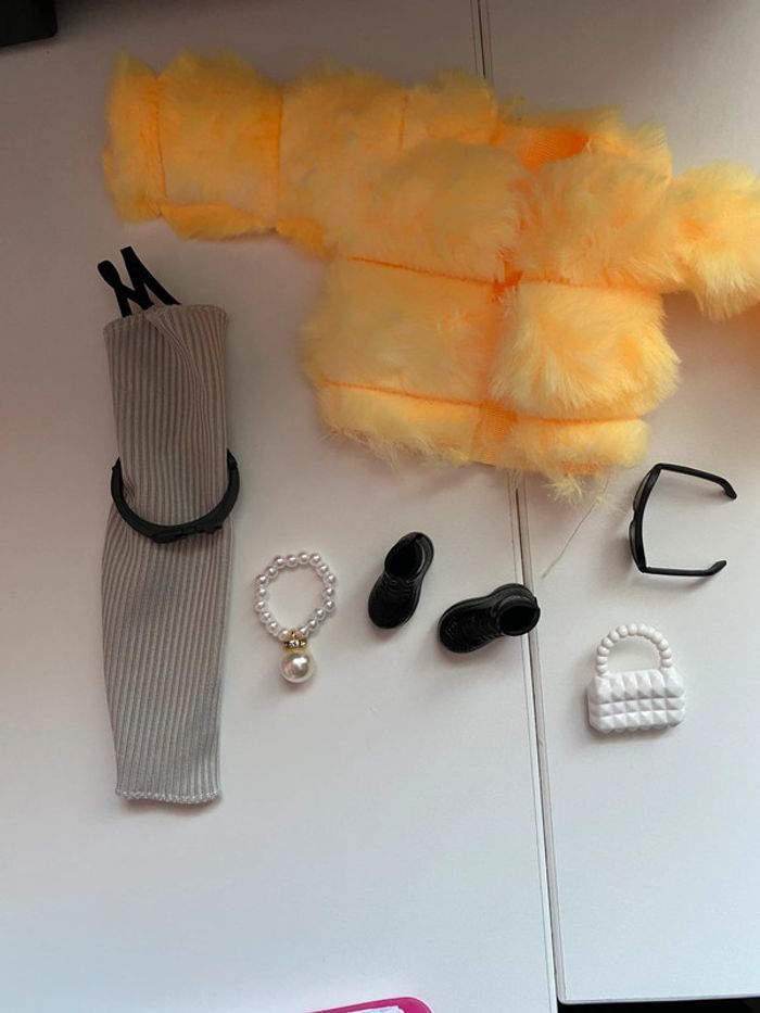 Grand Ensemble vêtements et accessoires 7 pièces pour poupée Barbie - photo numéro 2