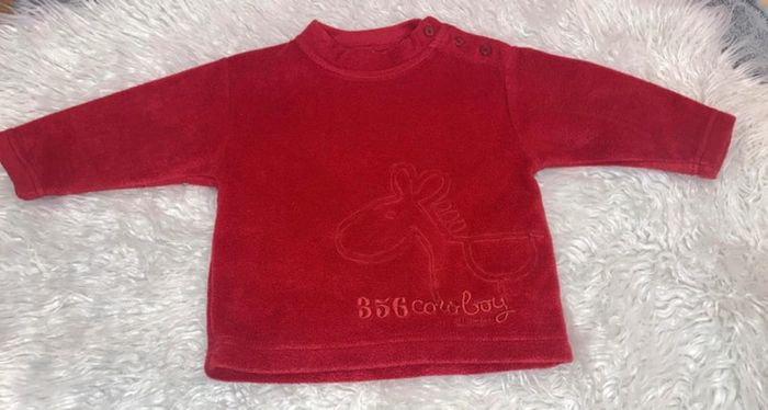 Pull rouge - photo numéro 2