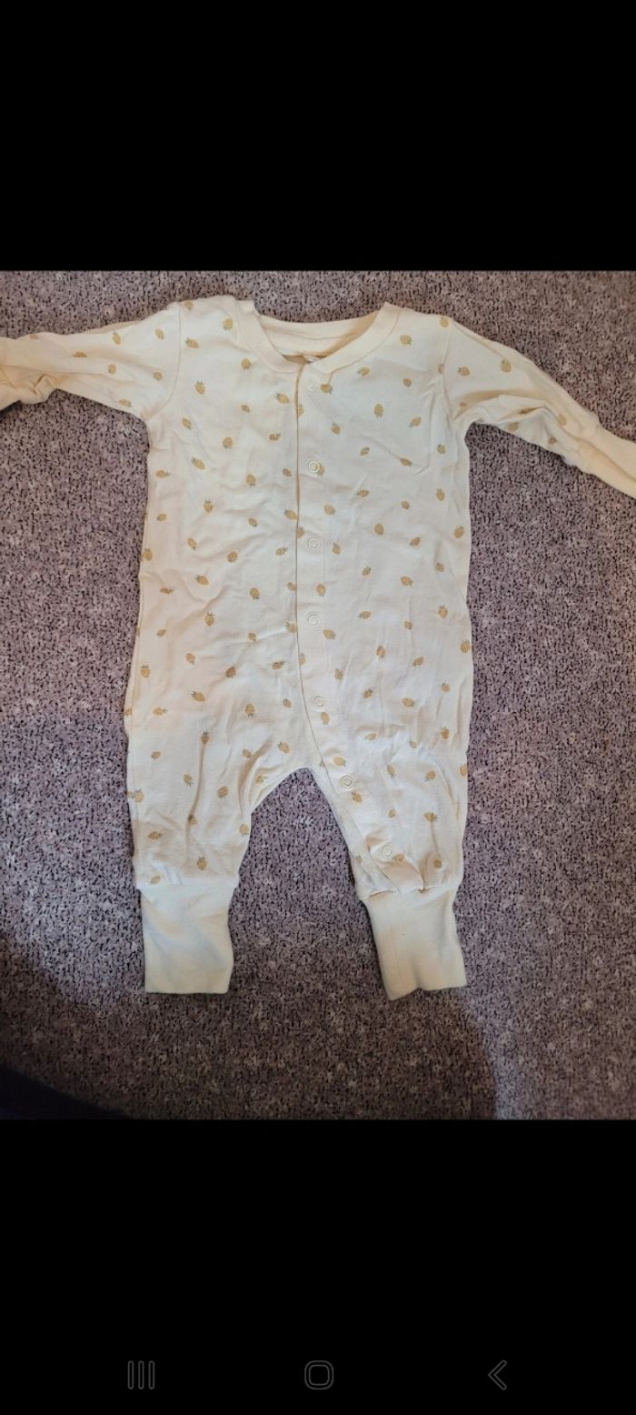 Lot pijamas 3mois - photo numéro 2
