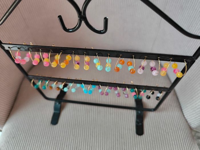 Boucles d'oreilles perles multicolores - photo numéro 4