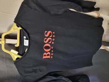 Tshirt manche longue hugo boss taille 10 ans