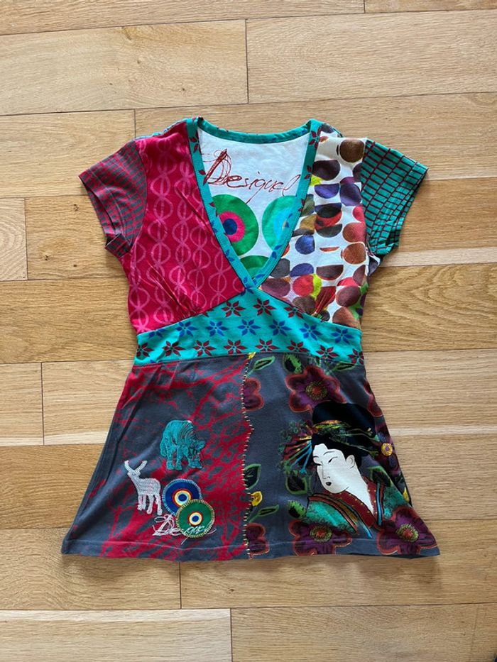 Tee-shirt cintré Desigual Taille M Très bon état Tailliertes T-Shirt Sehr guter Zustand - photo numéro 2