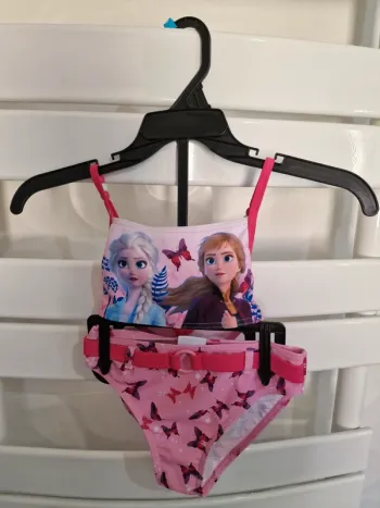 maillot de bain 2 pièces rose La reine des neiges