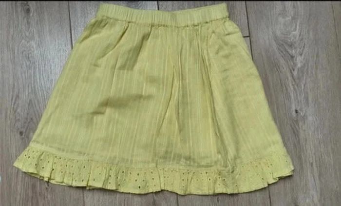 Jupe jaune avec broderie tape à l'oeil 10 ans neuve jamais portée - photo numéro 2