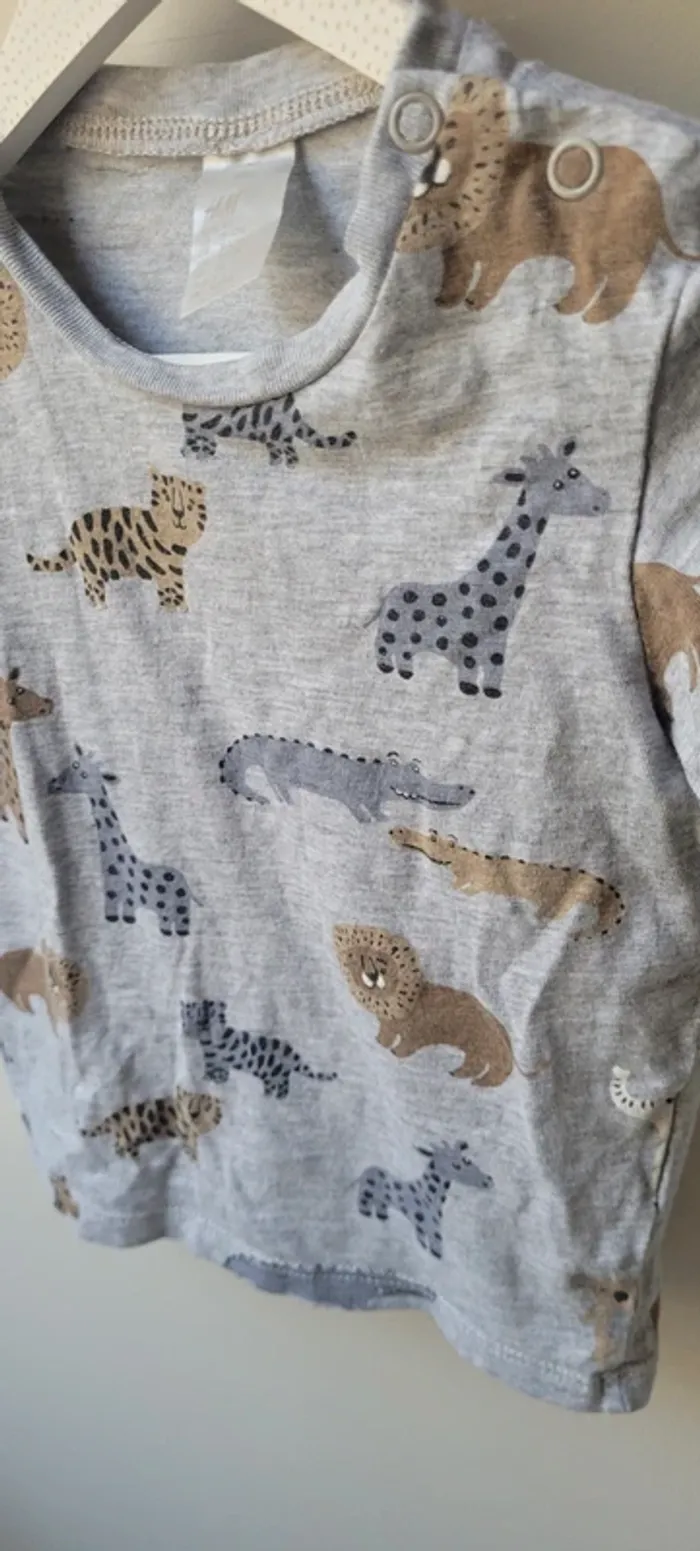 T-shirt manches courtes H&M 1an - photo numéro 2