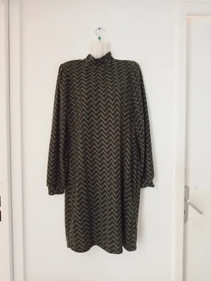 Robe pull col roulé femme