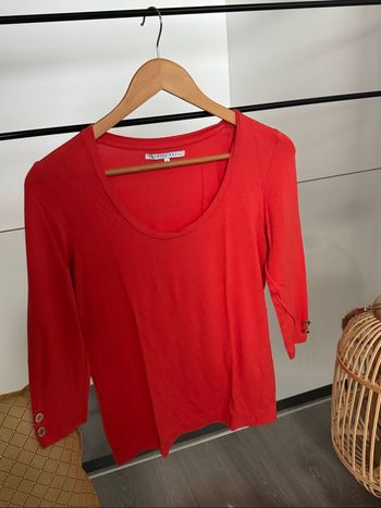 Haut rouge