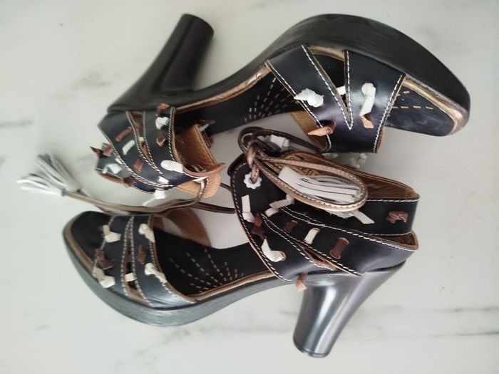 Chaussure laura vita. Taille 37 - photo numéro 2