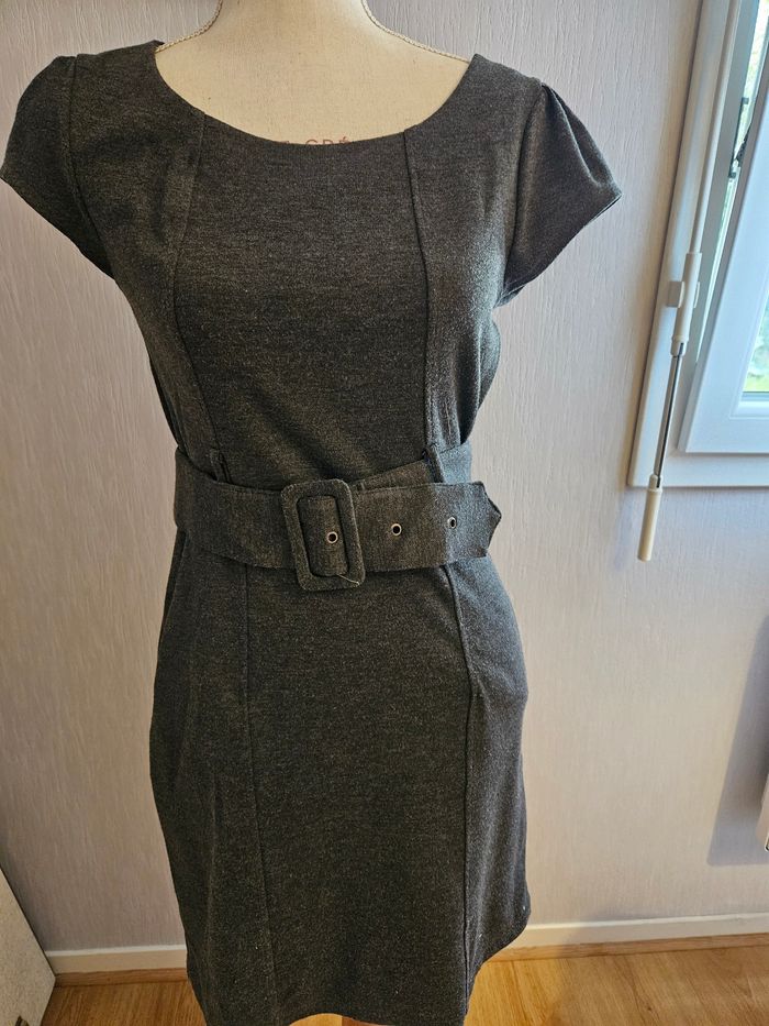Robe grise taille 38 - photo numéro 2