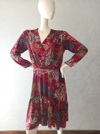 robe bordeaux et coloré les petites bombes taille 42