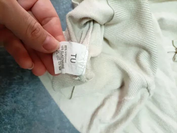 Pull avec joli dos - photo numéro 3