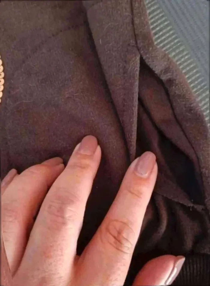 Sweat capuche  10  ans bon  état - photo numéro 4